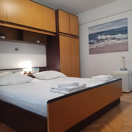 Apartments Emilija Makarska Room photo