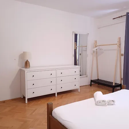 Apartments Emilija Makarska Room photo