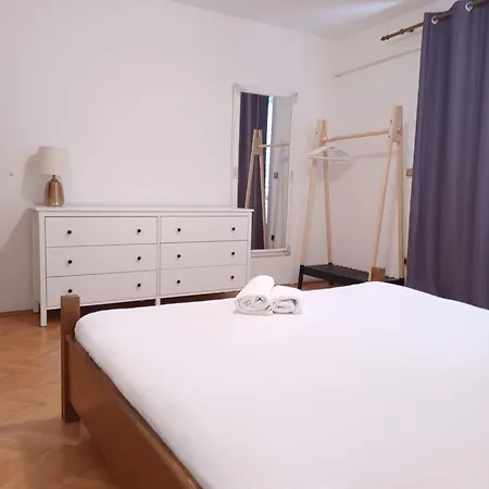 Apartments Emilija Makarska Room photo