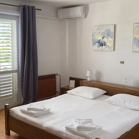 Apartments Emilija Makarska Room photo