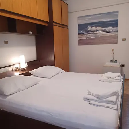 Apartments Emilija Makarska Room photo